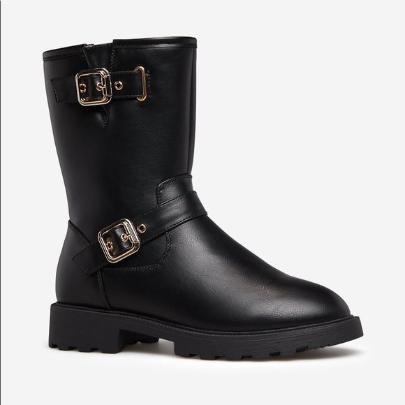 shoedazzle flat boots